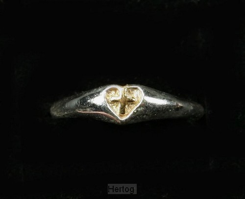 Ring zilver verg kruis in hart maat 18